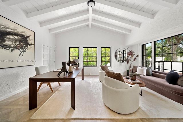 3500 Flamingo Dr, Miami Beach, FL 33140