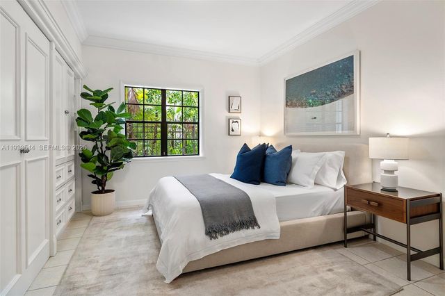 3500 Flamingo Dr, Miami Beach, FL 33140