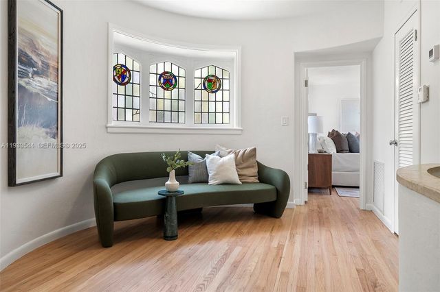 3500 Flamingo Dr, Miami Beach, FL 33140