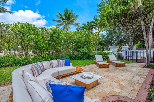 3500 Flamingo Dr, Miami Beach, FL 33140