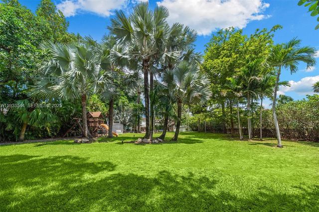 3500 Flamingo Dr, Miami Beach, FL 33140