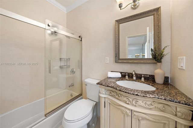 3500 Flamingo Dr, Miami Beach, FL 33140