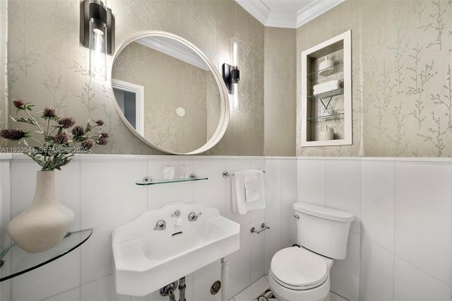 3500 Flamingo Dr, Miami Beach, FL 33140