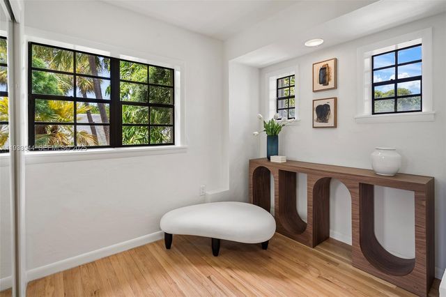 3500 Flamingo Dr, Miami Beach, FL 33140