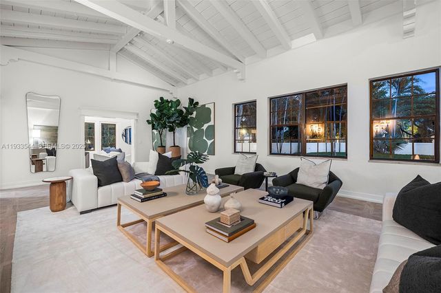 3500 Flamingo Dr, Miami Beach, FL 33140