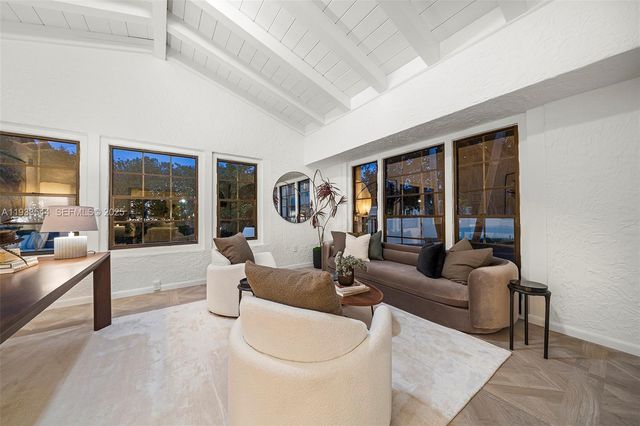 3500 Flamingo Dr, Miami Beach, FL 33140