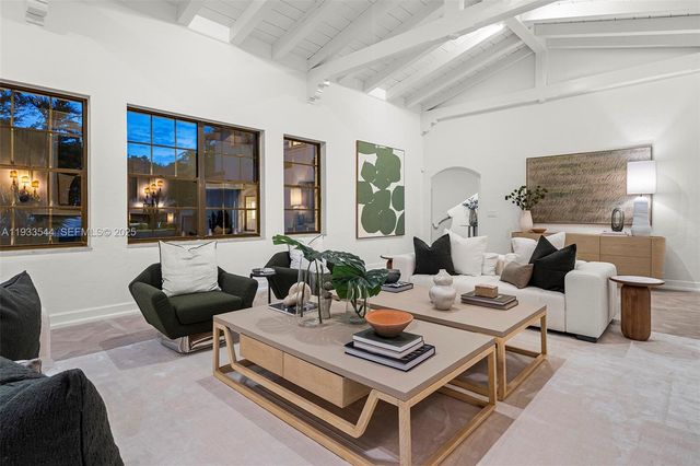 3500 Flamingo Dr, Miami Beach, FL 33140