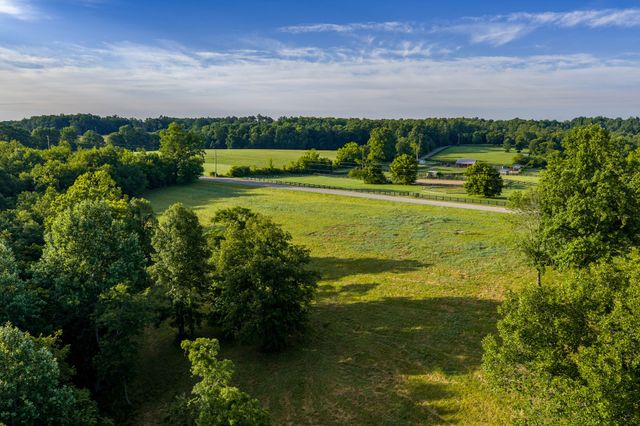 7810 W Lick Creek Rd, Primm Springs, TN 38476