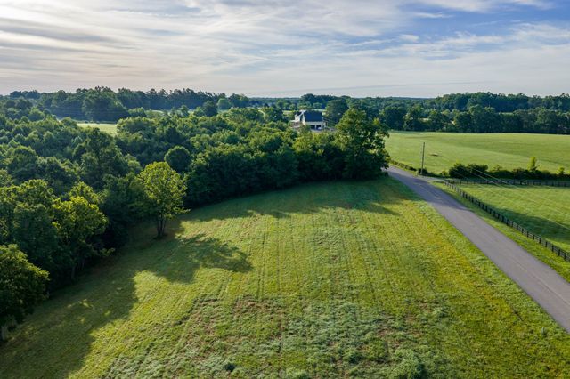 7810 W Lick Creek Rd, Primm Springs, TN 38476