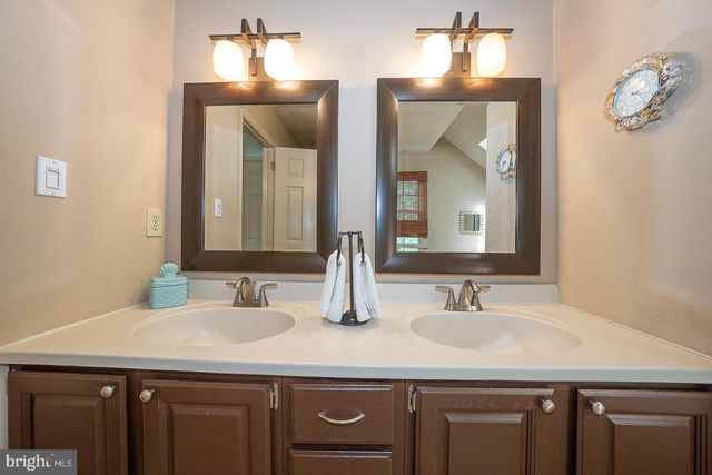 842 PENNS WAY, West Chester, PA 19382