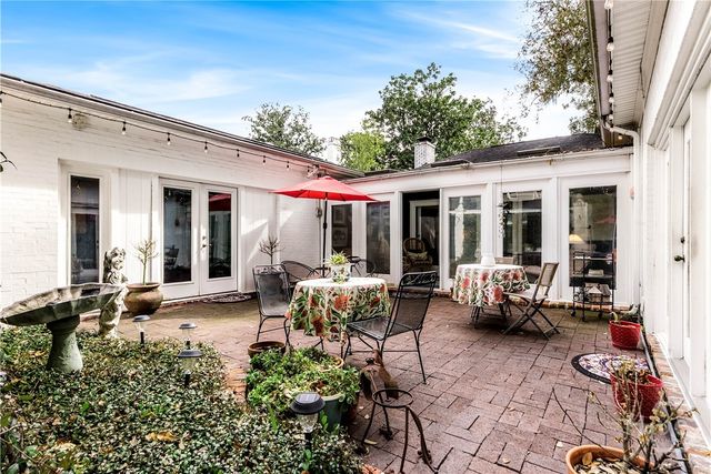 102 E 55th Street, Savannah, GA 31405