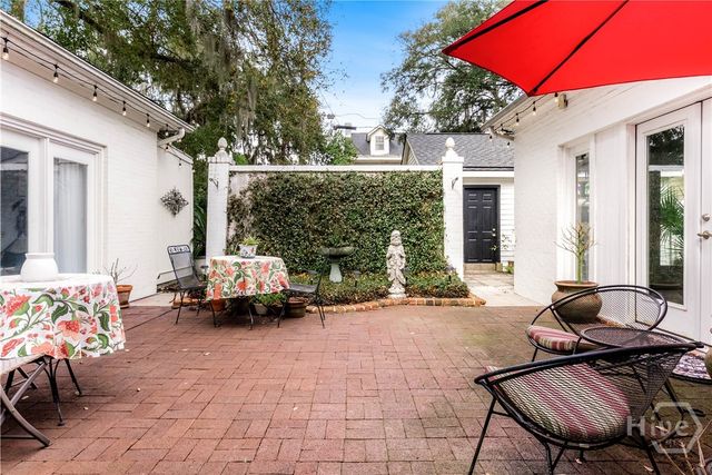 102 E 55th Street, Savannah, GA 31405