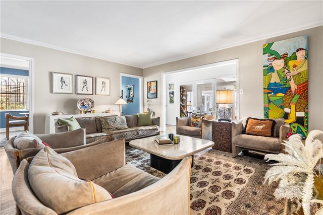 102 E 55th Street, Savannah, GA 31405