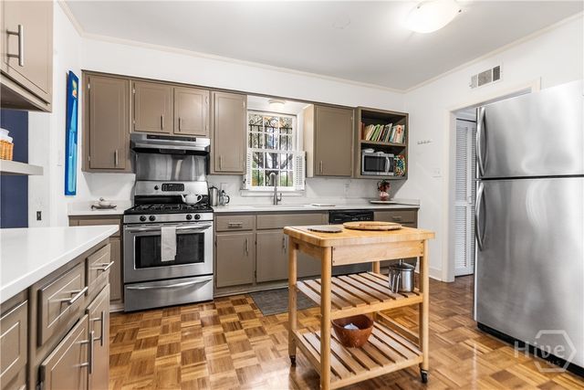 102 E 55th Street, Savannah, GA 31405