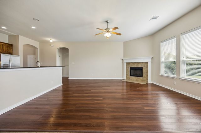 4201 Garden Path Lane, Mansfield, TX 76063