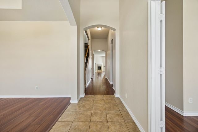 4201 Garden Path Lane, Mansfield, TX 76063