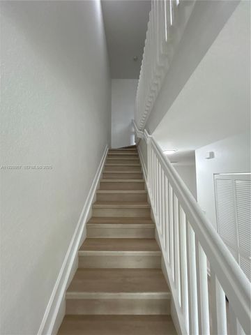 230 SE 29th Ave 11, Homestead, FL 33033