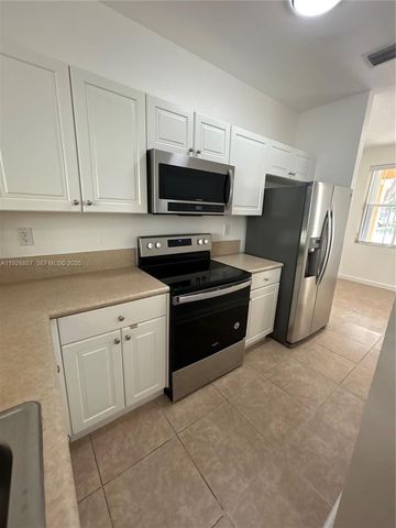 230 SE 29th Ave 11, Homestead, FL 33033