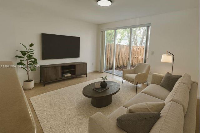 230 SE 29th Ave 11, Homestead, FL 33033