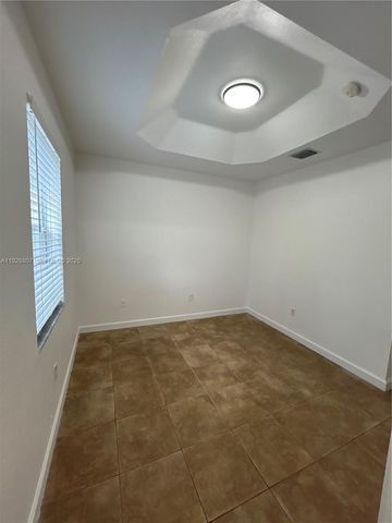 230 SE 29th Ave 11, Homestead, FL 33033