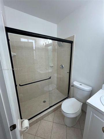 230 SE 29th Ave 11, Homestead, FL 33033