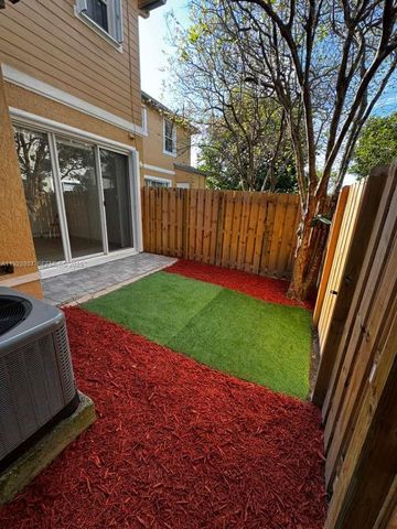 230 SE 29th Ave 11, Homestead, FL 33033