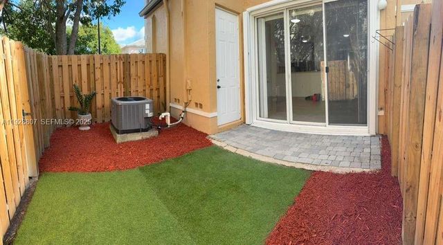 230 SE 29th Ave 11, Homestead, FL 33033