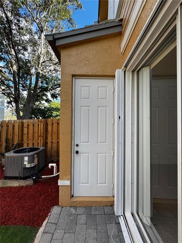 230 SE 29th Ave 11, Homestead, FL 33033