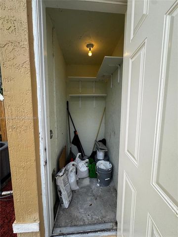 230 SE 29th Ave 11, Homestead, FL 33033