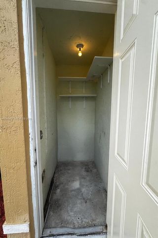 230 SE 29th Ave 11, Homestead, FL 33033