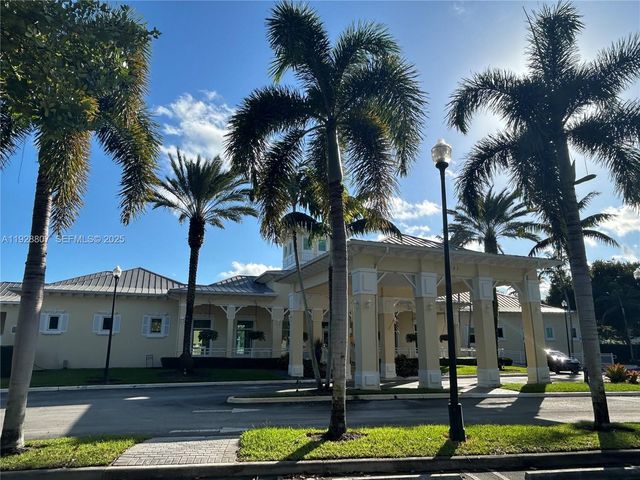 230 SE 29th Ave 11, Homestead, FL 33033