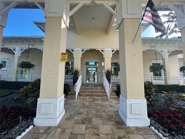 230 SE 29th Ave 11, Homestead, FL 33033