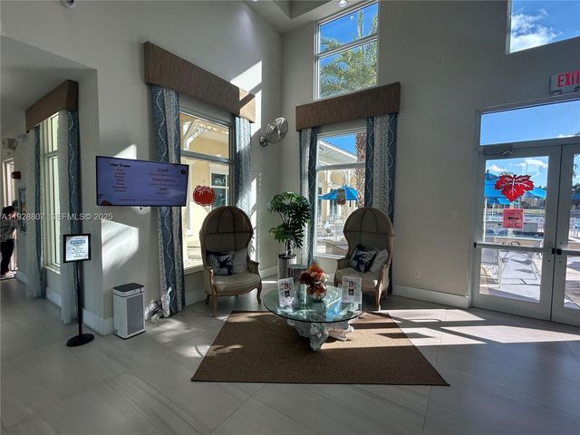 230 SE 29th Ave 11, Homestead, FL 33033