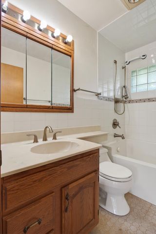 1502 Sherren Avenue E, Maplewood, MN 55109