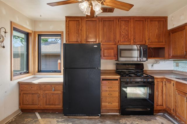1502 Sherren Avenue E, Maplewood, MN 55109