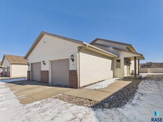 8202 S Hughes Ave Avenue, Sioux Falls, SD 57108