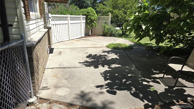 7993 CHURCH Road, Grosse Ile Township, MI 48138