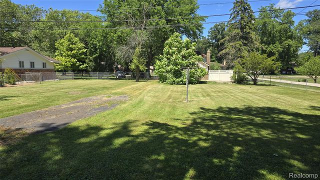 7993 CHURCH Road, Grosse Ile Township, MI 48138