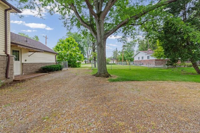 7993 CHURCH Road, Grosse Ile Township, MI 48138