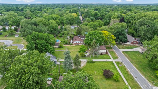 7993 CHURCH Road, Grosse Ile Township, MI 48138