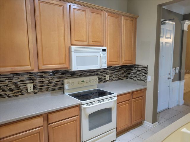 7905 N SEMINOLE BOULEVARD 3404, Seminole, FL 33772