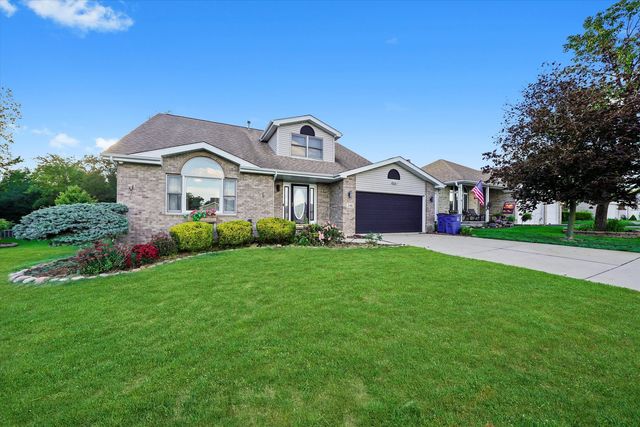 246 Lakeview Court, Steger, IL 60475