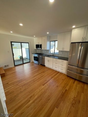 73 Linda Ln, Edison Twp., NJ 08820