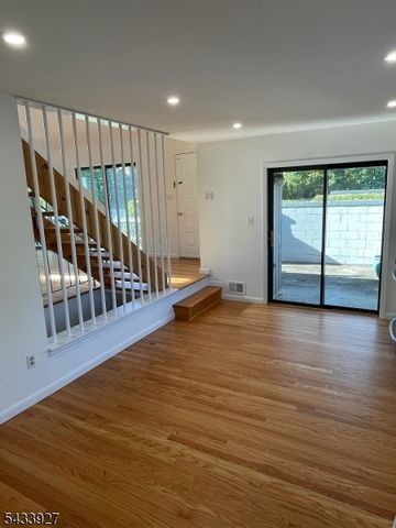 73 Linda Ln, Edison Twp., NJ 08820