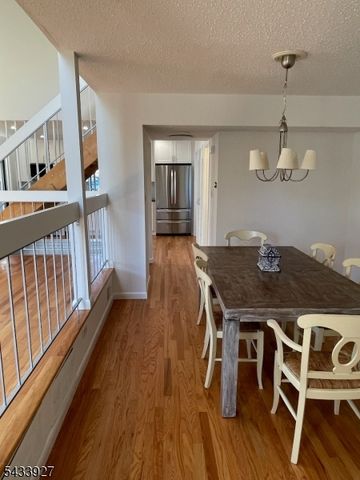 73 Linda Ln, Edison Twp., NJ 08820
