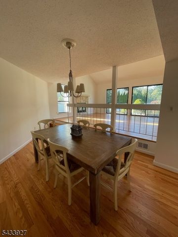 73 Linda Ln, Edison Twp., NJ 08820