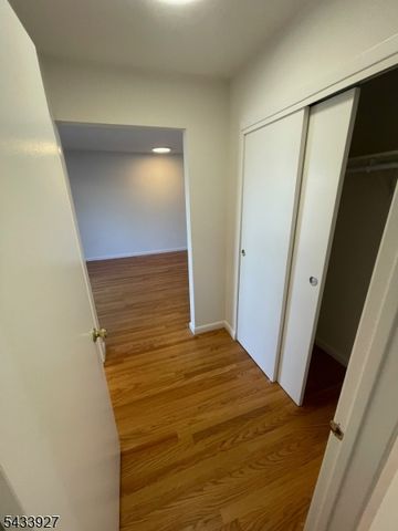 73 Linda Ln, Edison Twp., NJ 08820