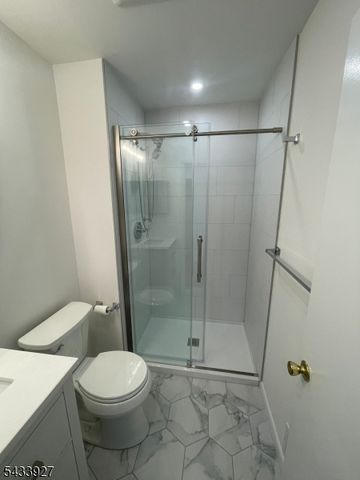 73 Linda Ln, Edison Twp., NJ 08820