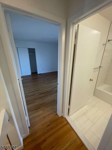73 Linda Ln, Edison Twp., NJ 08820