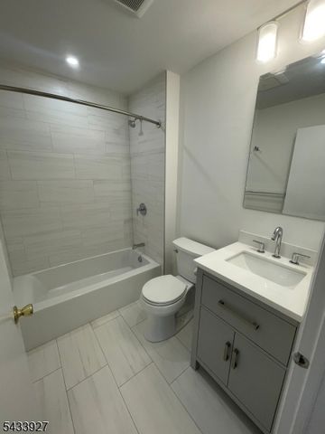 73 Linda Ln, Edison Twp., NJ 08820